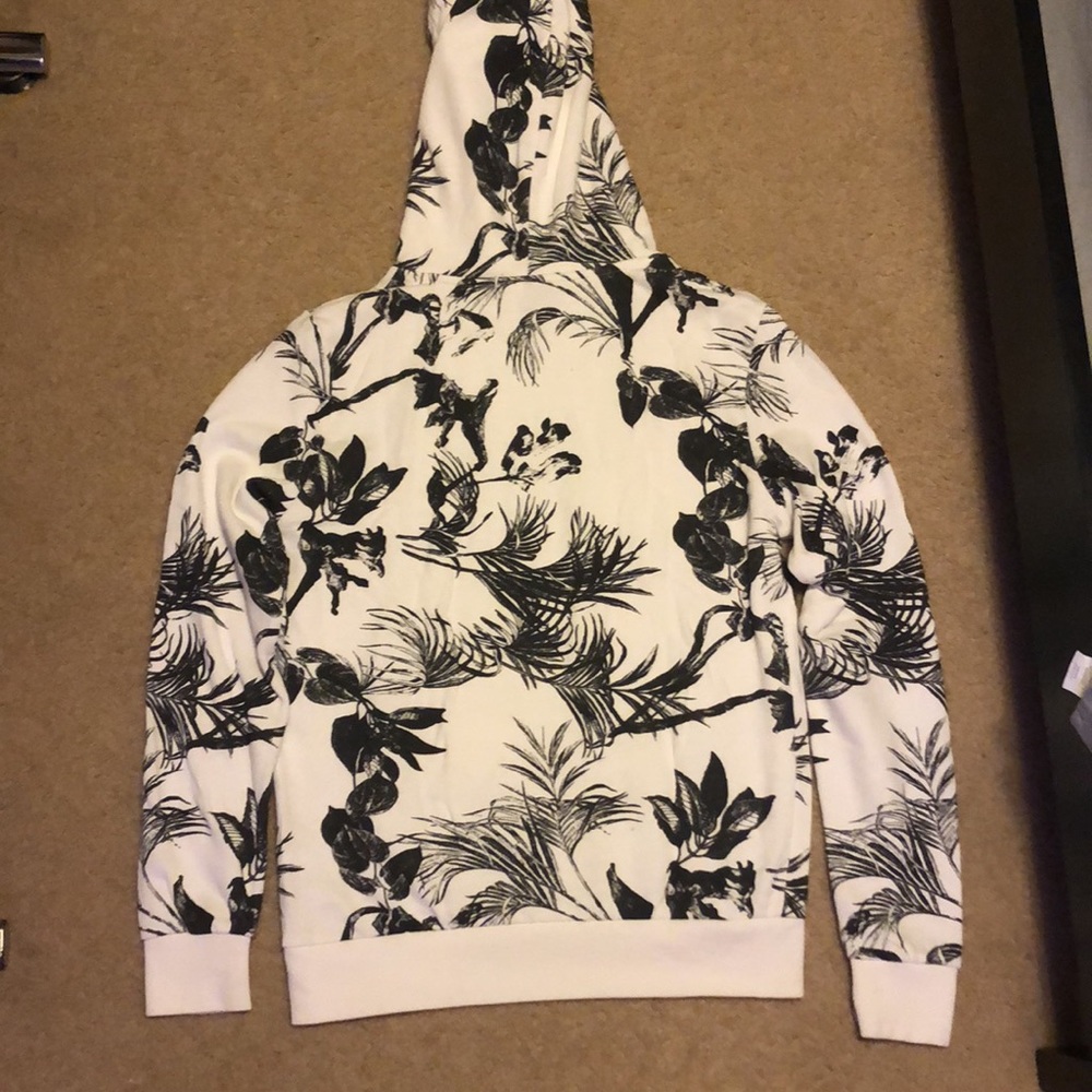 H&M Sweater - Picture 2 of 4
